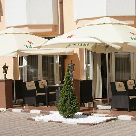 Hotel Granata คลูจ-นาโปกา ภายนอก รูปภาพ