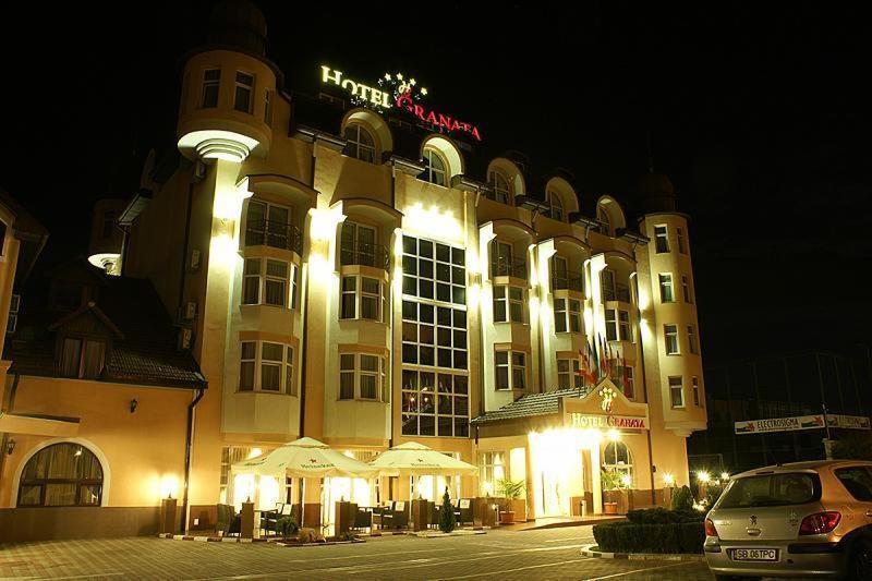 Hotel Granata คลูจ-นาโปกา ภายนอก รูปภาพ