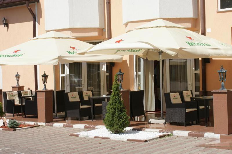 Hotel Granata คลูจ-นาโปกา ภายนอก รูปภาพ